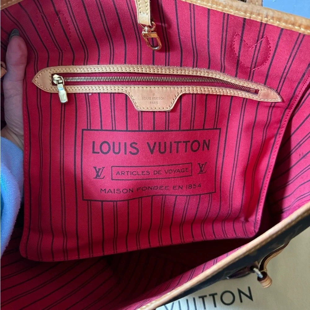 Authentic Louis Vuitton Neverfull MM - Picture 8 of 14